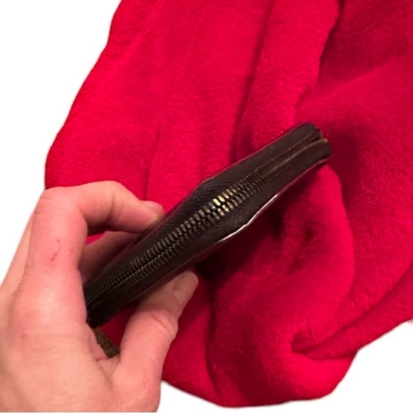 Ted Baker Black Leather, Bifold Zip Around Wallet, Striking Black & Red Interior - Picture 10 of 16